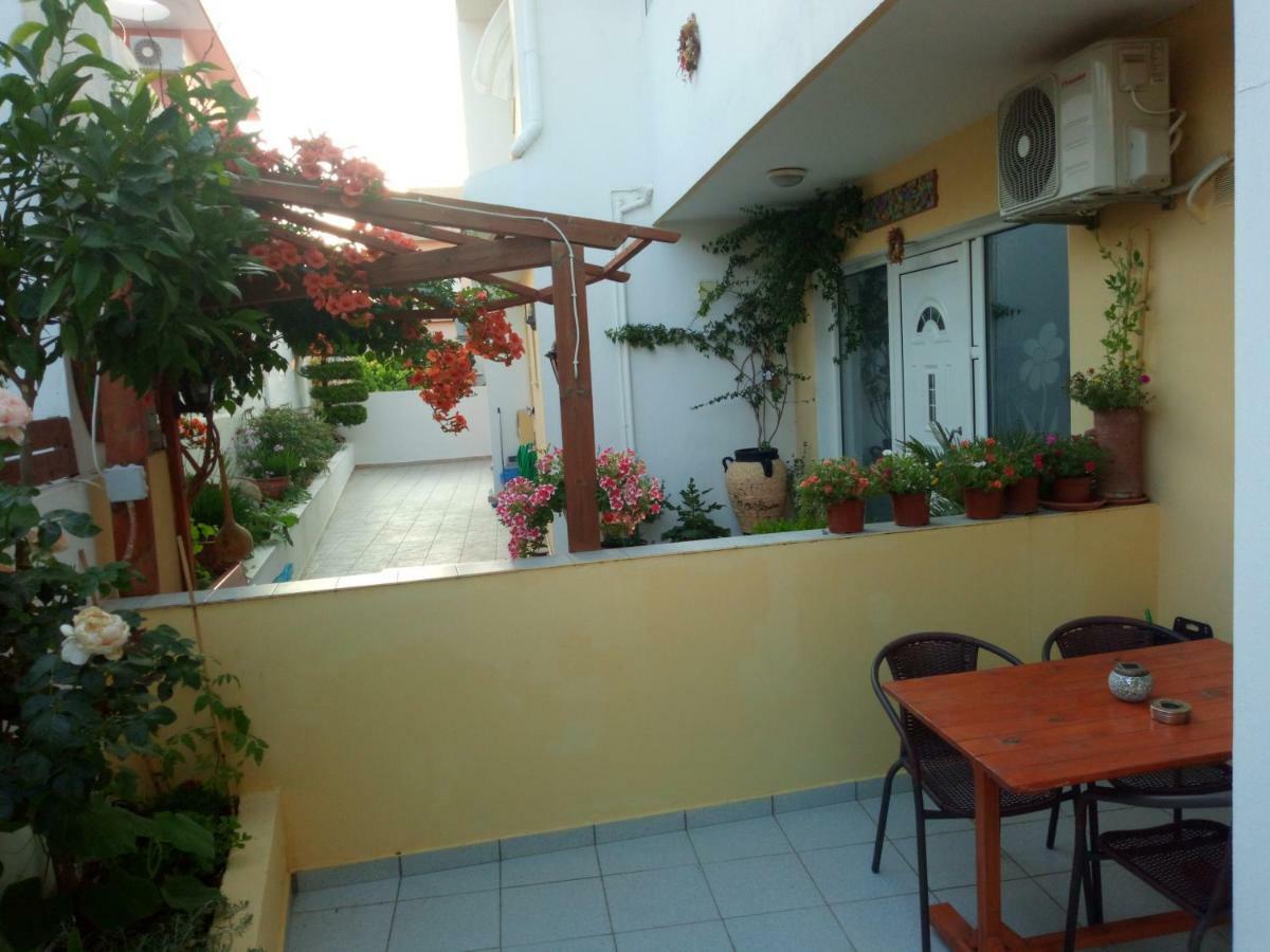 Pantheon Deluxe Apartments Archangelos  Eksteriør bilde